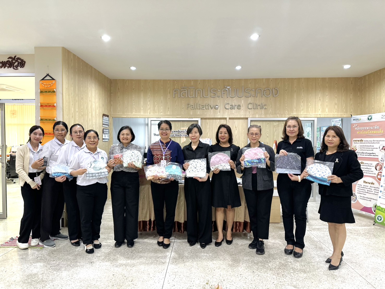 โรงพยาบาลมะเร็งลำปางขอขอบพระคุณ ท่านอำพัน ธิช่างทอง อดีตท่านผู้อำนวยการเขต พร้อมด้วยคณะผู้บริหารและผู้จัดการสาขา ธนาคารออมสินในสังกัดเขตจังหวัดลำปาง จ...