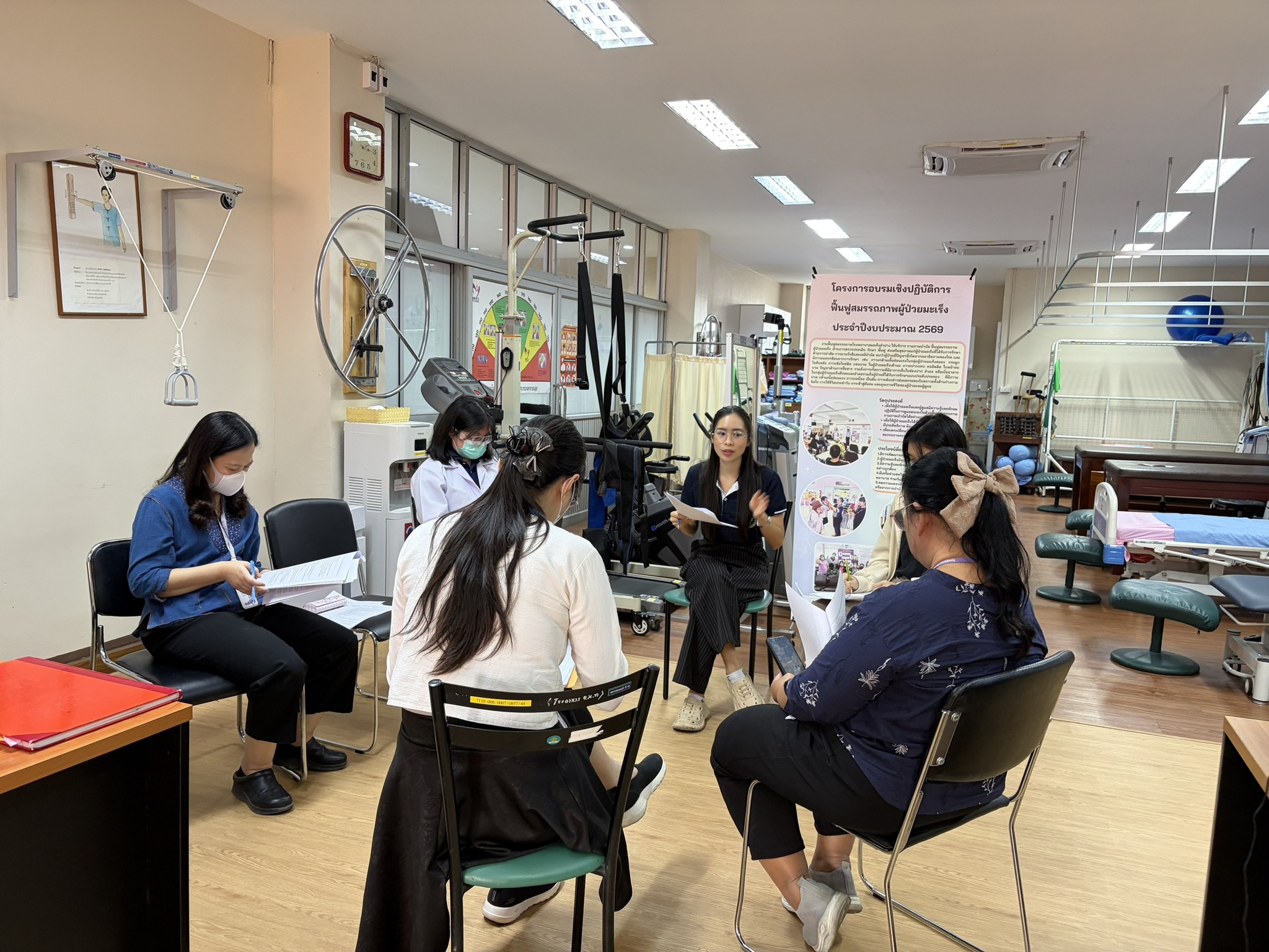 โรงพยาบาลมะเร็งลำปาง นำโดยกลุ่มงานพัฒนาคุณภาพ ร่วมกับทีมระบบโรงพยาบาล ตรวจเยี่ยมหน้างานประจำเดือนมีนาคม